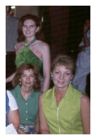 Alyssa, Beth and Renee.jpg (21546 bytes)