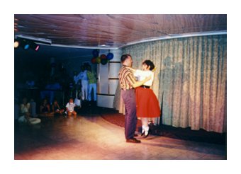marty knows how to pick up women!.jpg (17489 bytes)